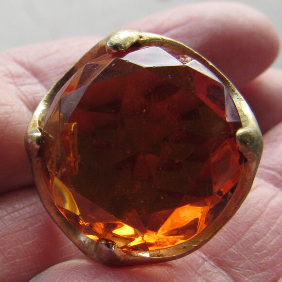 Gawdy Gold Metal and Glass Cocktail Ring - Picture 3 of 5